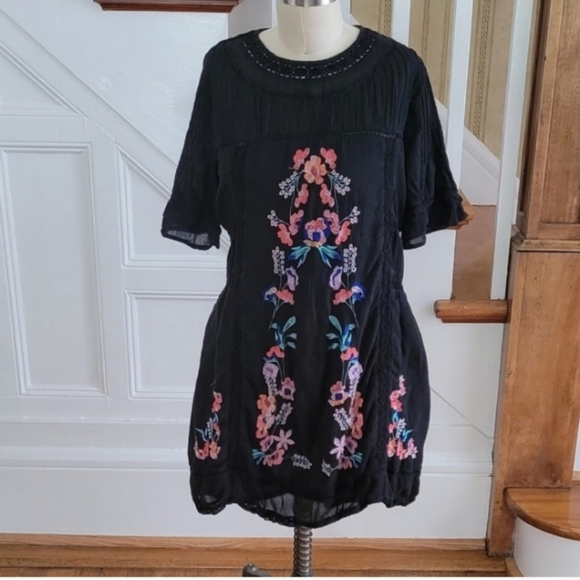 Free People Dresses & Skirts - FREE PEOPLE Victorian Boho Embroidered Black Tunic Boho Dress Size Medium